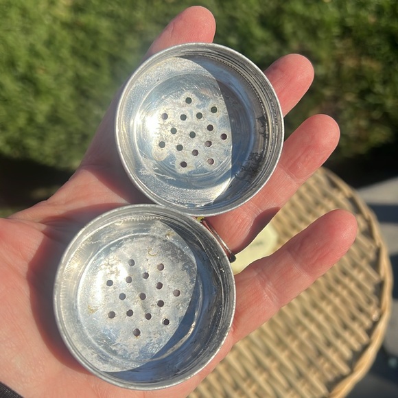 1930 McKee Glass Co, Seville Sugar Flour Shaker Set Custard Yellow Uranium Glass - Picture 11 of 13